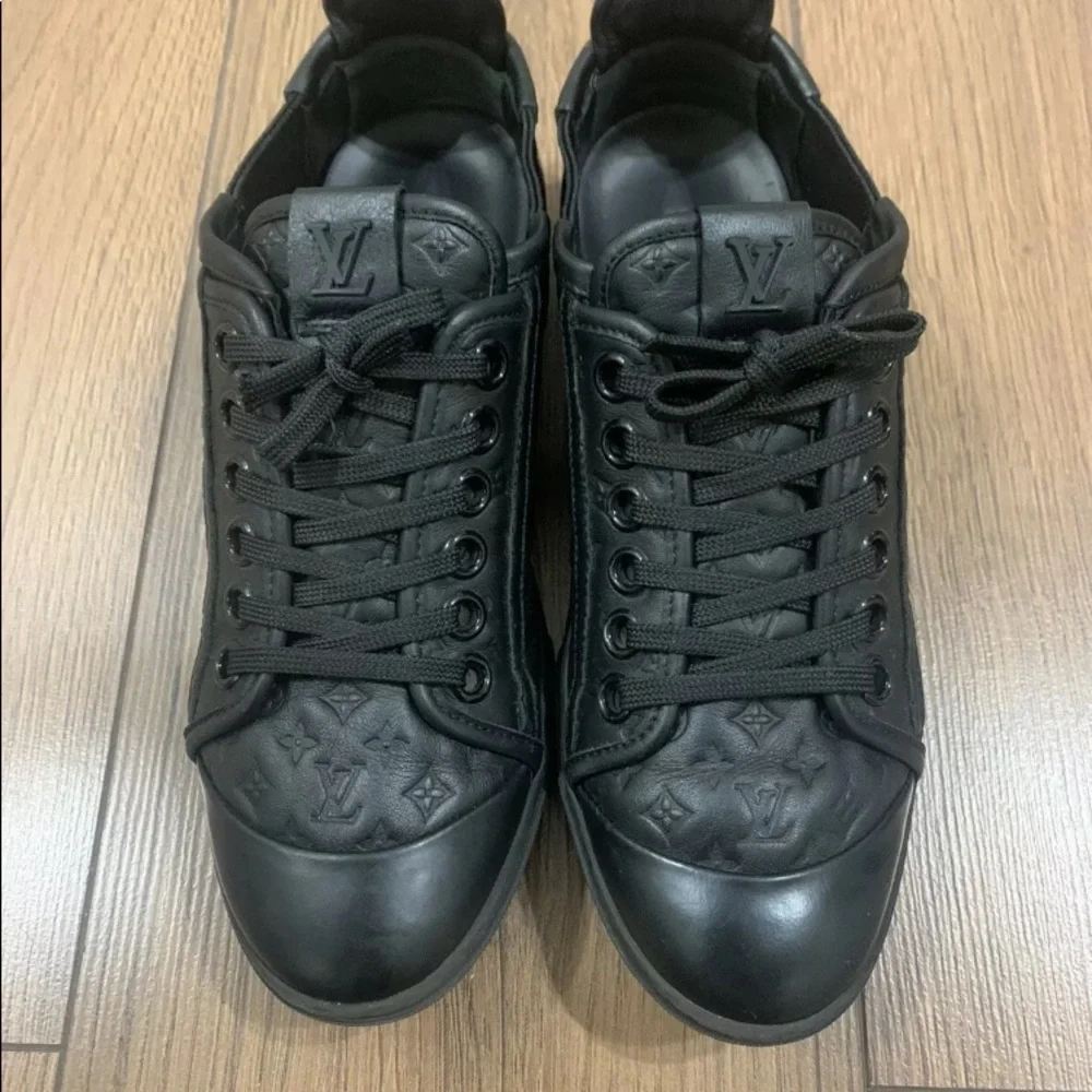 Louis Vuitton
Black Womens Leather Punchy‎ Monogram Sneakers - Picture 3 of 11